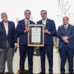 @ItoBisono Junto a @LuisAbinader estuvimos en la entrega de la Medalla al Mérito de la @HacendadosRD