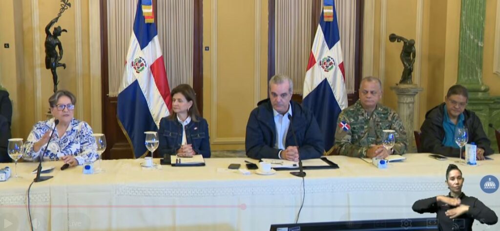 EN VIVO | RUEDA DE PRENSA @LuisAbinader encabeza reunión de emergencia @COE_RD @INDOMET_RDO | MEDIDAS ANTE INCIDENCIA DE MELISSA EN RD| DOMINGO 26 DE OCTUBRE 2025