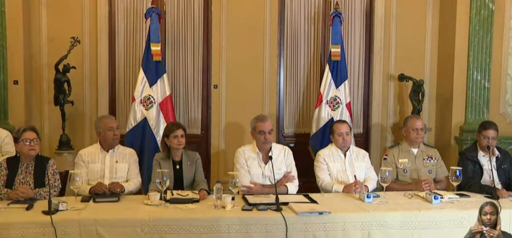 EN VIVO Rueda de Prensa – @LuisAbinader, @RaquelPenaVice,  @COE_RD, MINISTROS  Seguimiento a la Tormenta Melissa |NIVELES DE ALERTA | MEDIDAS DE EMERGENCIA