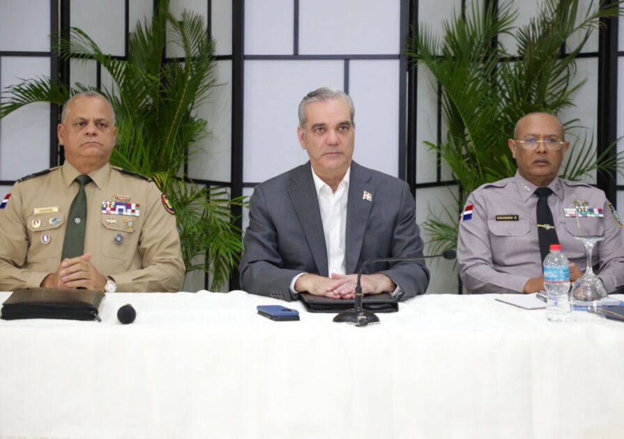 AHORA | El presidente @LuisAbinader encabeza la reunión de seguimiento al Plan de Seguridad Ciudadana