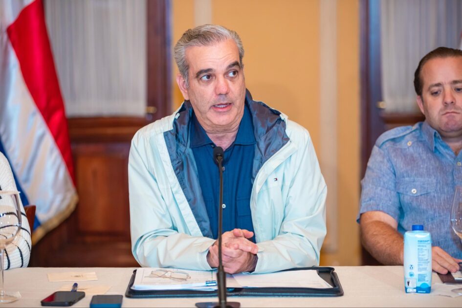 @LuisAbinader dispone  IMPORTANTES MEDIDAS GUBERNAMENTALES ante el paso de la tormenta Melissa