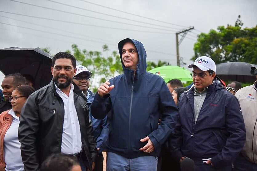 @FelixReynaE: “@LuisAbinader ha dado instrucciones al Plan Social @tonypena__ y @MIVEDRD asistir de inmediato a las familias afectadas por los efectos de la tormenta #Melissa.”