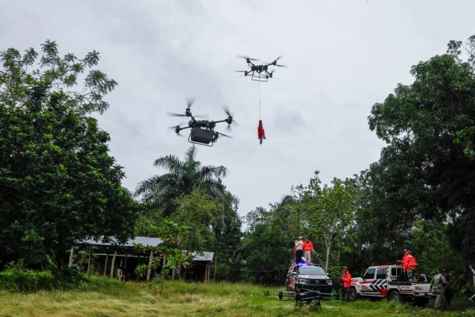 @Sistema911_RD | Se Utilizan drones para entregar kits de alimentos a familias aisladas por inundaciones