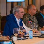 @LuisAbinader junto a servidores agradecen a POBLACION DOMINICANA por su comportamiento durante la tormenta Melissa