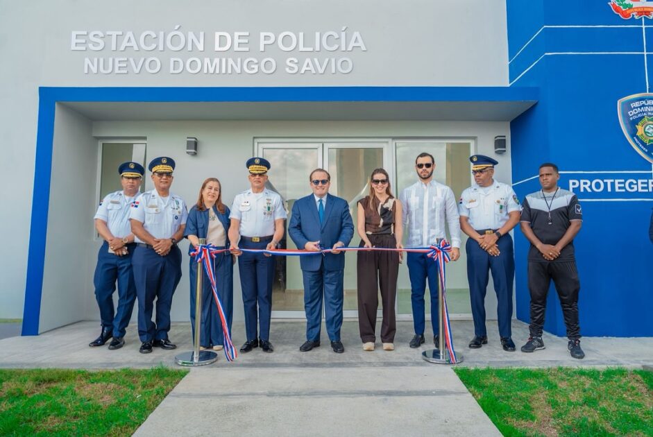 @ScarletBenzan El ministro de la Presidencia, @Jose_Paliza, encabezó la inauguración de la nueva estación policial sobre el río Ozama, en Nuevo Domingo Savio