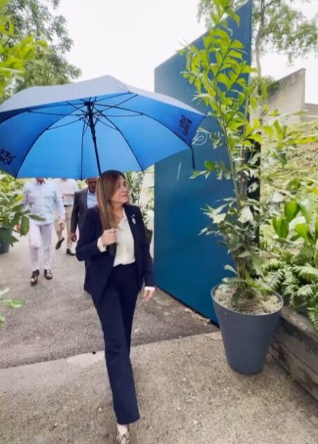 @CarolinaMejiaG Participa en la presentación de “Retrato de Mujer, Mirada femenina en la pintura dominicana”