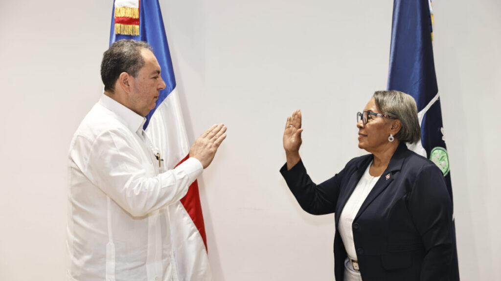 SNS juramenta nueva directora de Cuidados de Enfermería