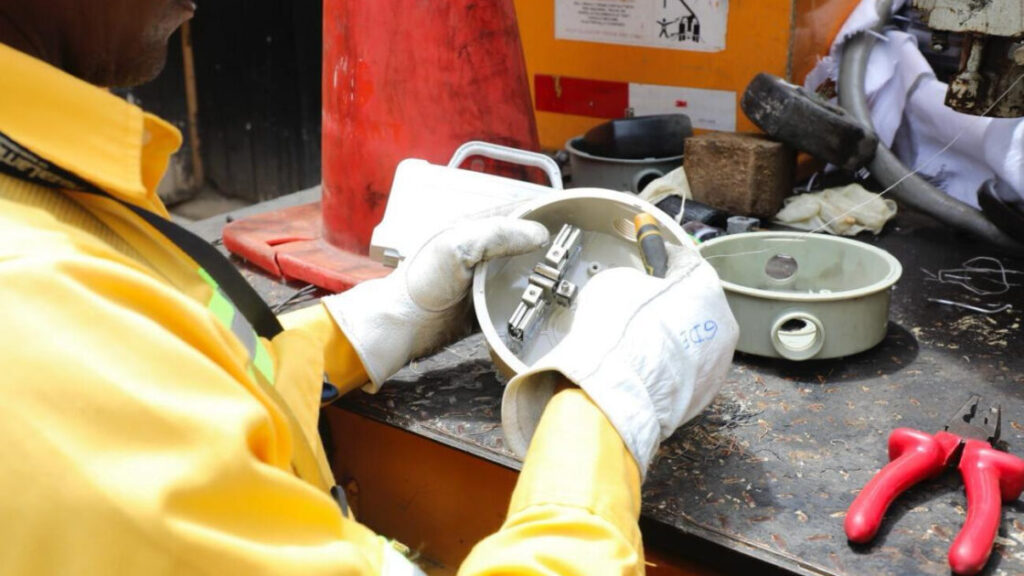 Edeeste inicia proyecto de rehabilitación de redes para mejorar la calidad del servicio en el sector Capotillo