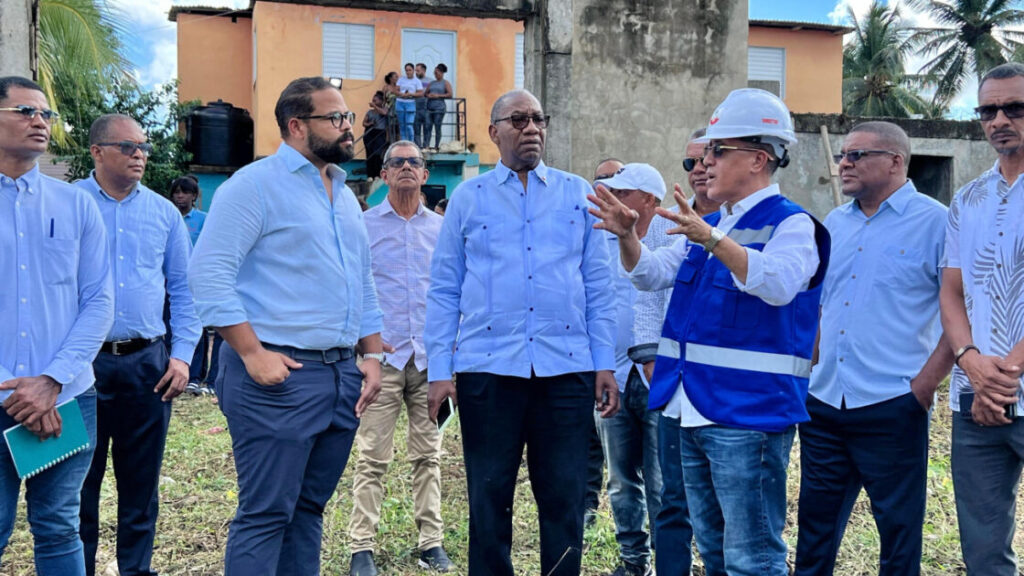 Infraestructura Escolar acelera trabajos de terminación y remozamiento de escuelas en Los Alcarrizos