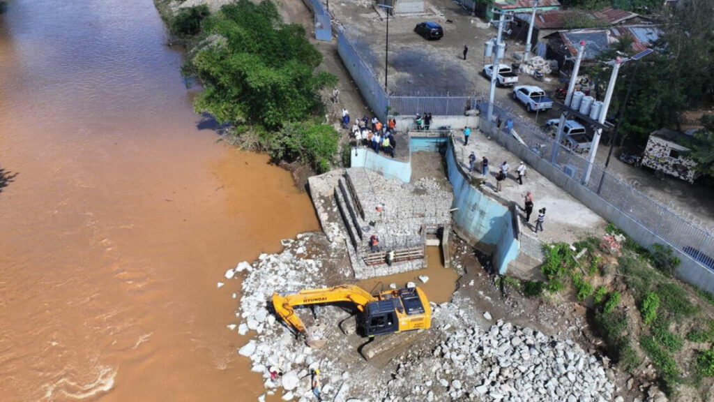 Indrhi supervisa avance de obras hidráulicas en sistemas de riego de Dajabón y Montecristi