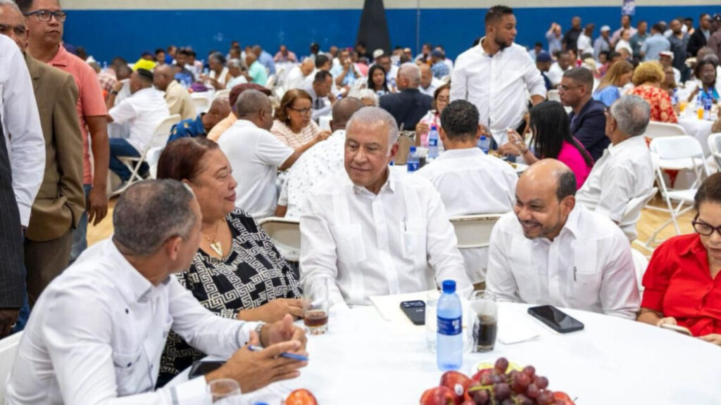 Gobierno inicia festividades navideñas con amplio programa social para llevar la Navidad a todos los hogares