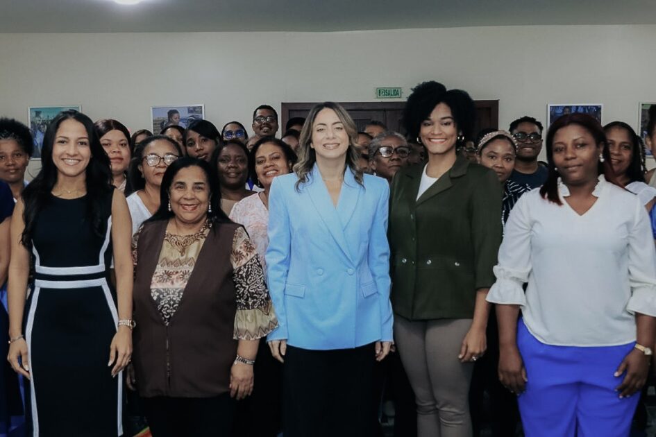 @GloriaReyesG En el Día de la No Violencia contra la Mujer, reafirmamos nuestro compromiso con el empoderamiento y la autonomía de las mujeres
