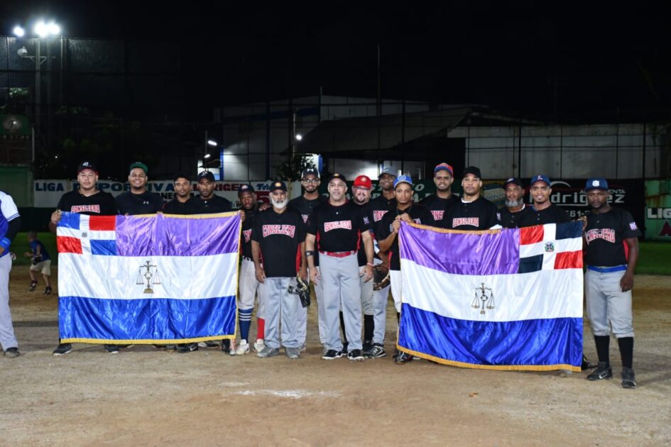 Felicidades al equipo del Ministerio de Trabajo, campeón del torneo por la Copa Constitución del Poder Judicial, quedando, segundo lugar la Selección B del Poder Judicial y en tercer lugar el equipo Contraloría de la República Dominicana, en un ambiente armonioso y sano