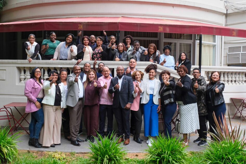 @CarolinaMejiaG Aprovechando que estamos en Buenos Aires, me tomé un momento para compartir y escuchar a nuestros hermanos compañeros del @PRM_Oficial en Argentina