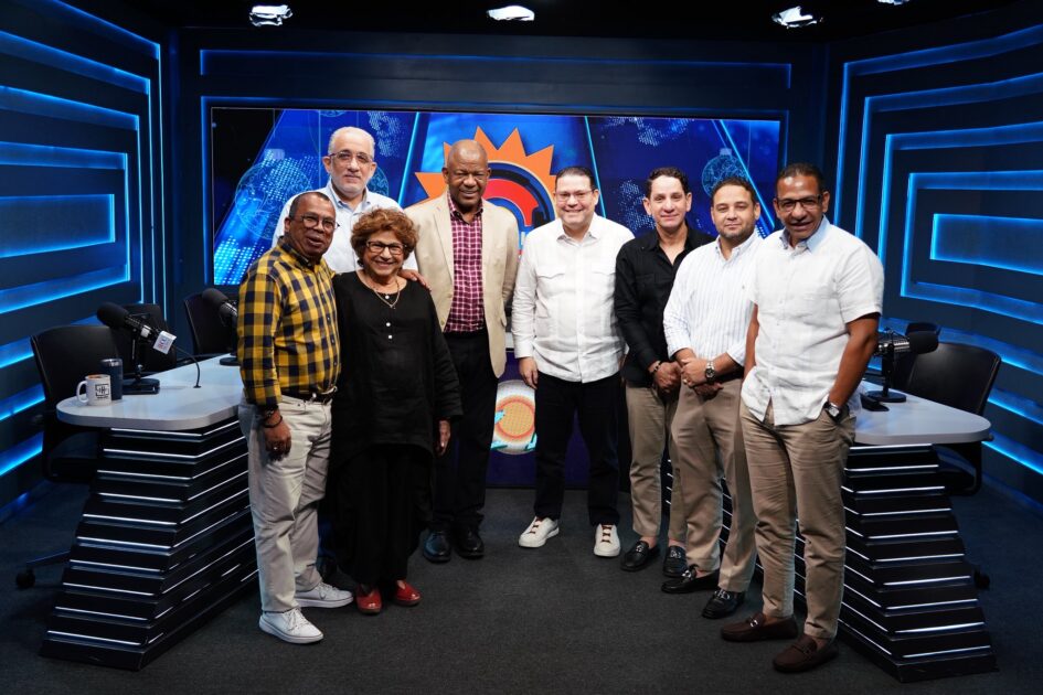 @SanzLovaton entrevista en #ElSoldelaMañana en @ZOLFM1065sobre los avances de @aduanard y los pasos que seguimos dando hacia una gestión más moderna y eficiente para el país