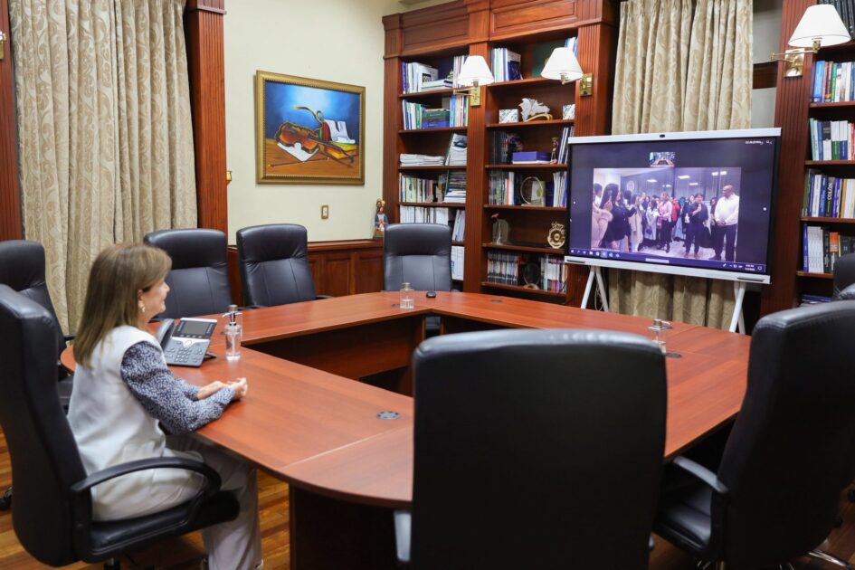 @ViceRDO Con el compromiso de fortalecer los lazos entre la juventud dominicana en el exterior y su representación consular, la vicepresidenta @RaquelPenaVice sostuvo el primer encuentro «Jóvenes dominicanos que inspiran» con estudiantes universitarios dominicanos