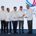 @FelixReynaE El presidente @LuisAbinader afirmó que RD se consolida como el principal hub logístico, aeronáutico e industrial del Caribe, con la inauguración de la Zona Franca Punta Cana Free Trade Zone, que generará más de 9,000 empleos y fortalecerá la competitividad del país