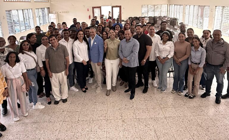 Mescyt realiza charla de inducción sobre Becas Tu Futuro en la circunscripción 3 del Distrito Nacional