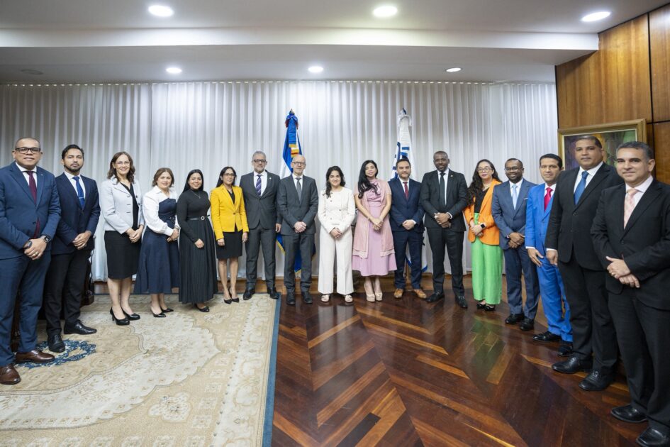 @procuraduriaRD inicia la creación de la Unidad de Análisis Criminal y Gestión con uso de IA y otras tecnologías