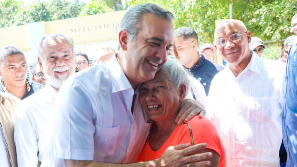 Aquí la agenda del presidente @LuisAbinader para este fin de semana con actividades en el DN y Santiago con inauguraciones de obras educativas, deportivas y culturales