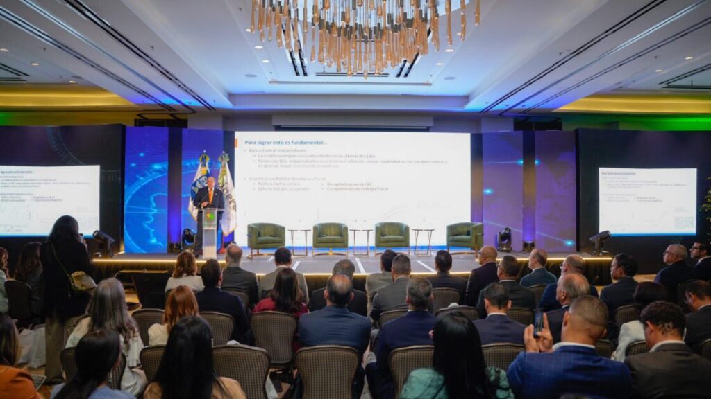 Magín Díaz @MinHaciendard reafirma compromiso con el aumento y la eficiencia de la inversión pública