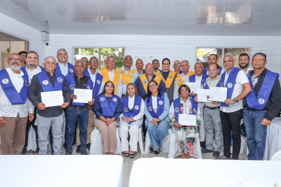 @EscuelaPRM  formación Política del @PRM_Oficial realiza con éxito taller formativo en Esperanza, Valverde