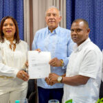 Gobierno entrega certificaciones para importantes obras comunitarias en Monseñor Nouel