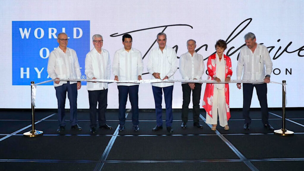 Presidente Abinader asiste a inauguración de los hoteles Dreams y Secrets Playa Esmeralda en Miches, con inversión de RD 23,000 millones que fortalece oferta turística de la región
