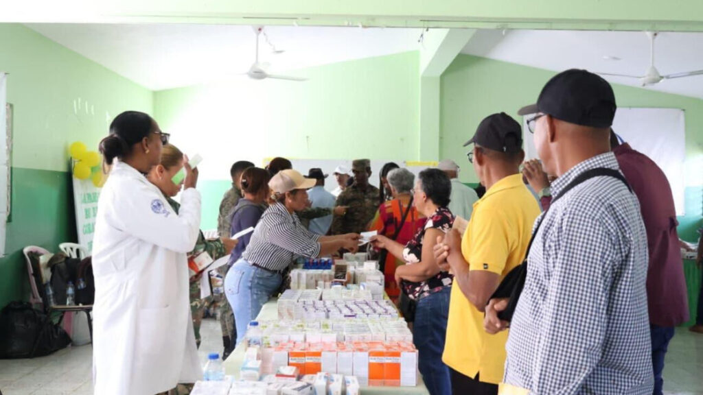 DGDC y Ejército RD realizan amplia jornada asistencial en Matayaya; lanzan programa “Vivienda Habitable”