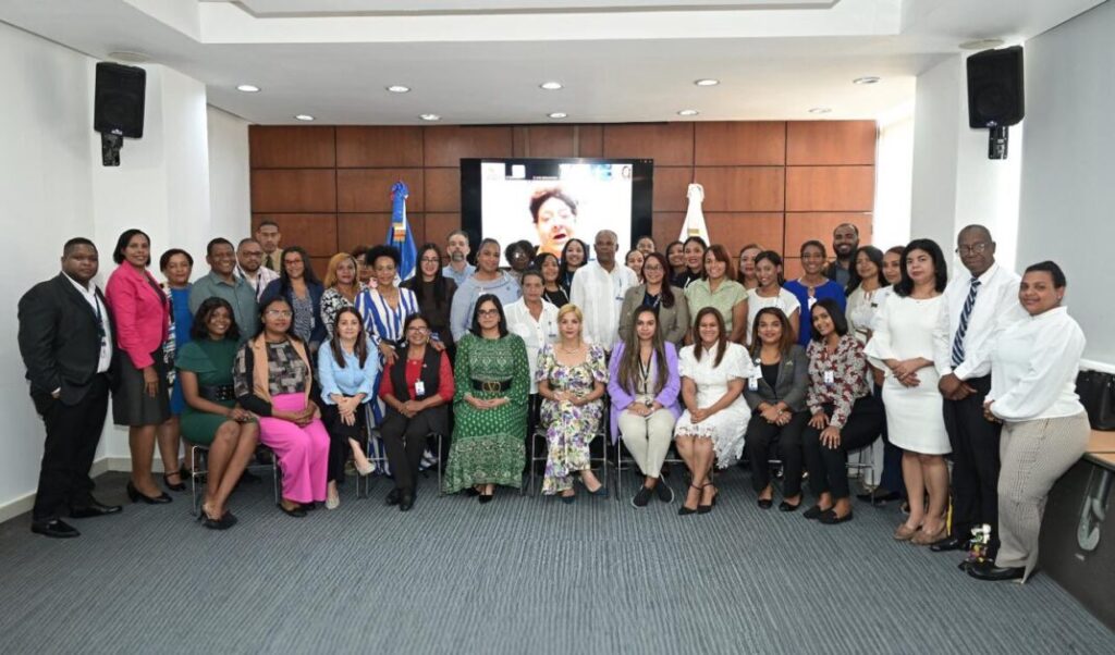 Desde la Dirección de Desarrollo Social Supérate desarrollamos acciones para prevenir y erradicar el trabajo infantil en sus peores formas, en coordinación con @MTrabajoRD y @ConaniRDO bajo la Metodología DAR-CE