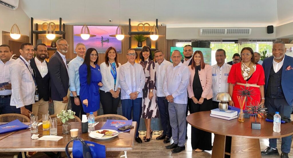 Gobierno remozó 311 centros educativos y más de 1,800 aulas mediante el programa “Navidad en las Aulas 24/7”