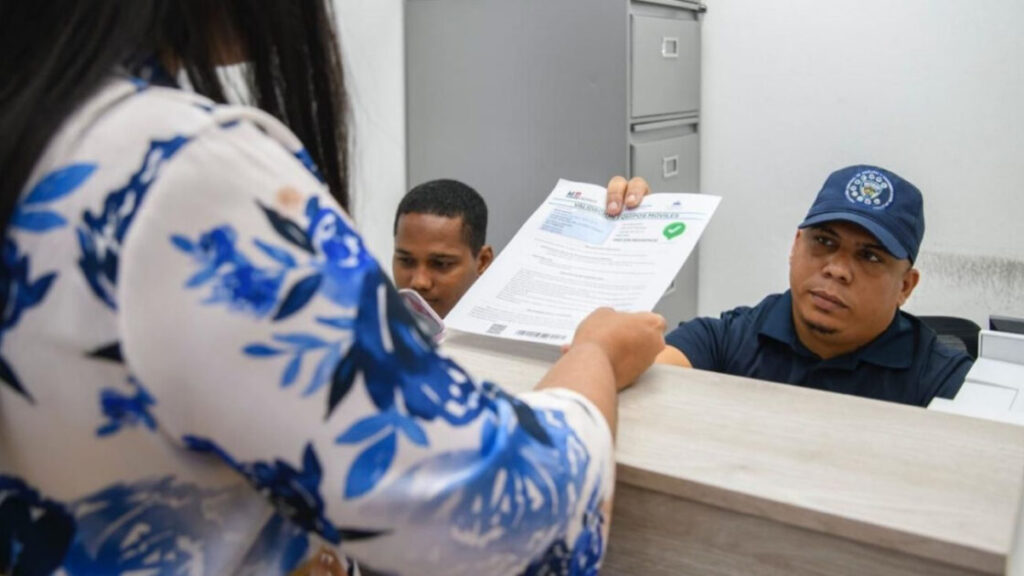 Interior y Policía fortalece verificación de celulares para prevenir fraudes y robos