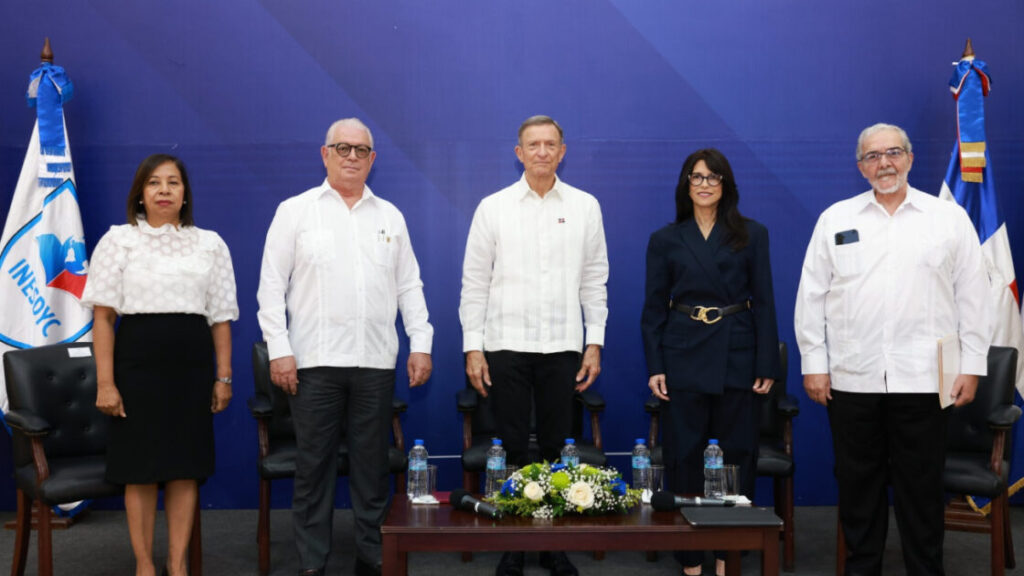 Mirex e Inesdyc inauguran Especialidad en Diplomacia y Relaciones Internacionales para aspirantes a la Carrera Diplomática