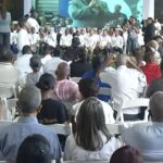 EN VIVO -@LuisAbinader en Acto de entrega de títulos – Villa Progreso del Este, El Almirante, Mairení y Lotes y Servicios