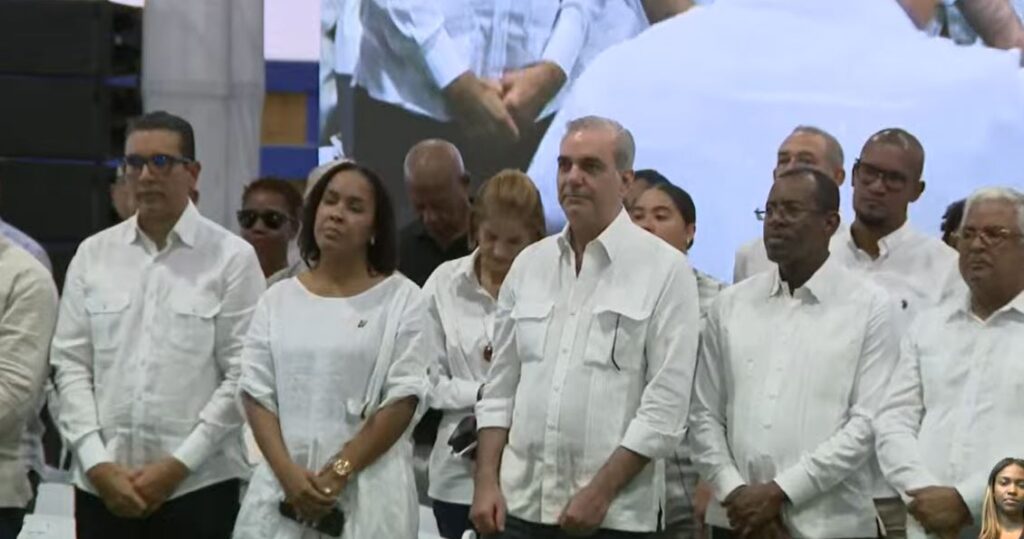 ¡EN VIVO¡ @LuisAbinader y Servidores en Acto de Entrega de  más de 500 Títulos de propiedad en la Provincia Bahoruco