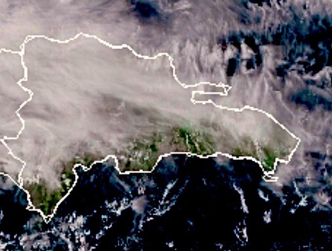 @GloriaCeballos7 Tarde de domingo en que empieza a cambiar el panorama meteorológico con relación al día de ayer, se incrementan las lluvias a partir de esta noche en el litoral norte y noroeste, extendiéndose mañana lunes