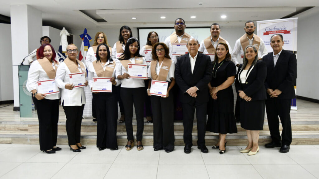 Infotep certifica a más de 300 trabajadores del sector de zonas francas en Santo Domingo Este