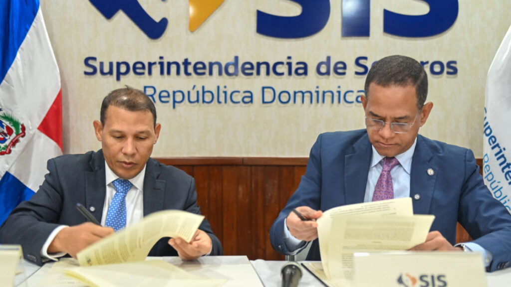 Superintendencia de Seguros y Centro Nacional de Ciberseguridad suscriben acuerdo para reforzar protección digital