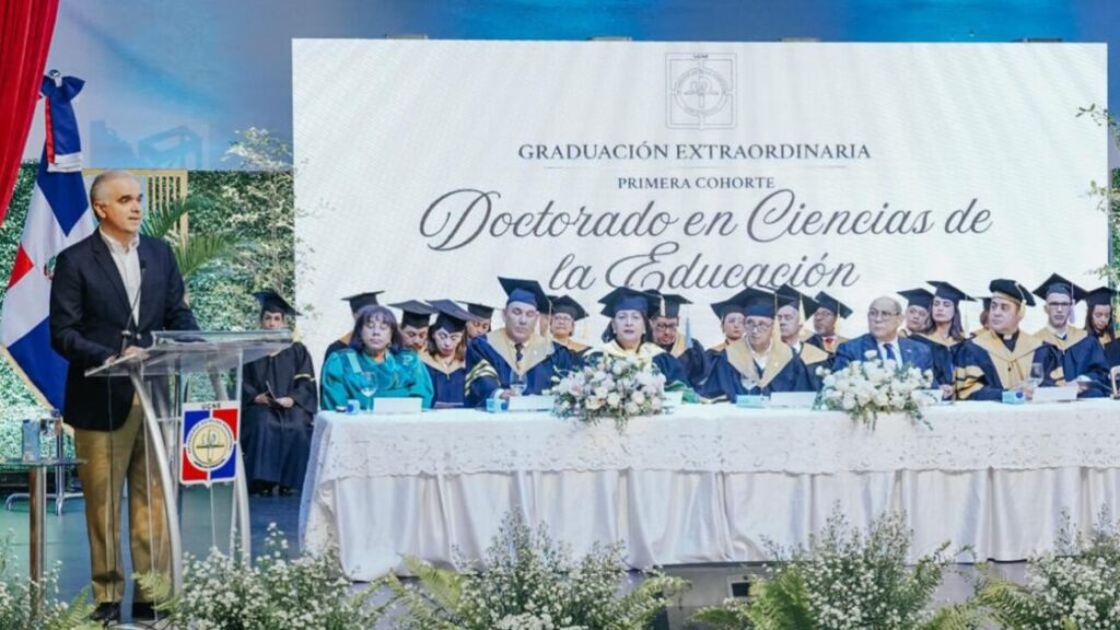 Ministro Luis Miguel De Camps reafirma su apuesta por el magisterio como eje clave para transformar el sistema educativo