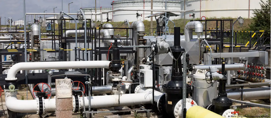 Ucrania rechaza “chantaje” de Hungría y Eslovaquia por crudo