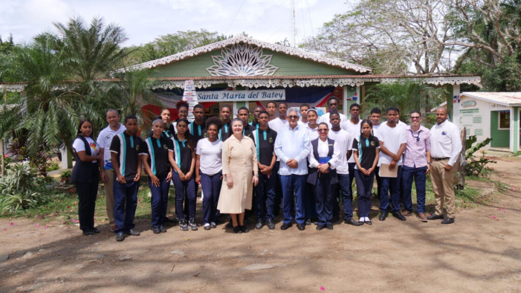 Digepres lanza en Hato Mayor la iniciativa educativa “Presupuesto en las Aulas”