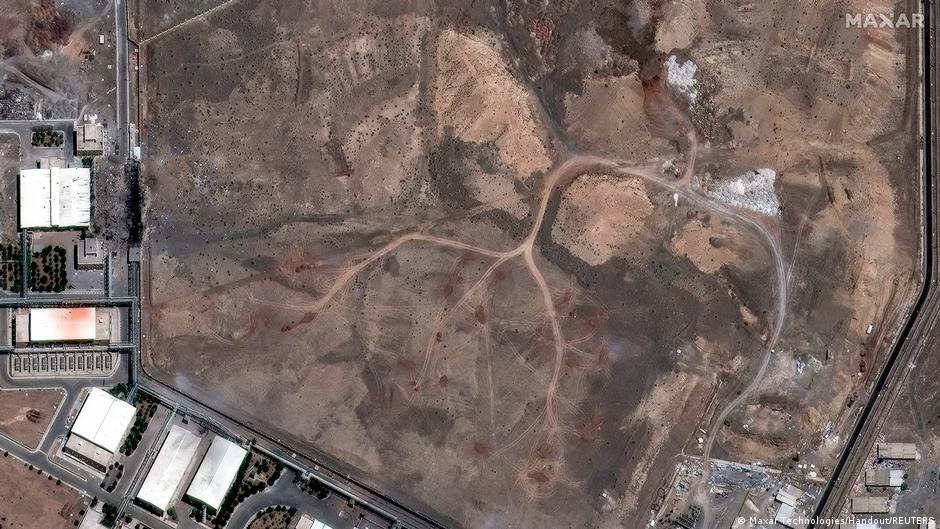 Trump valora sacar uranio enriquecido de Irán, según medios