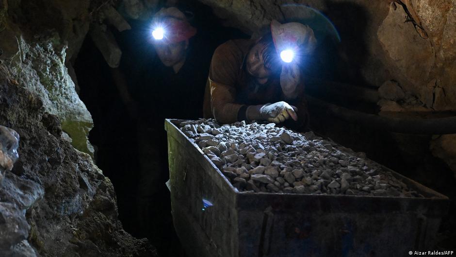 EE.UU. relaja sanciones para explotar minerales en Venezuela