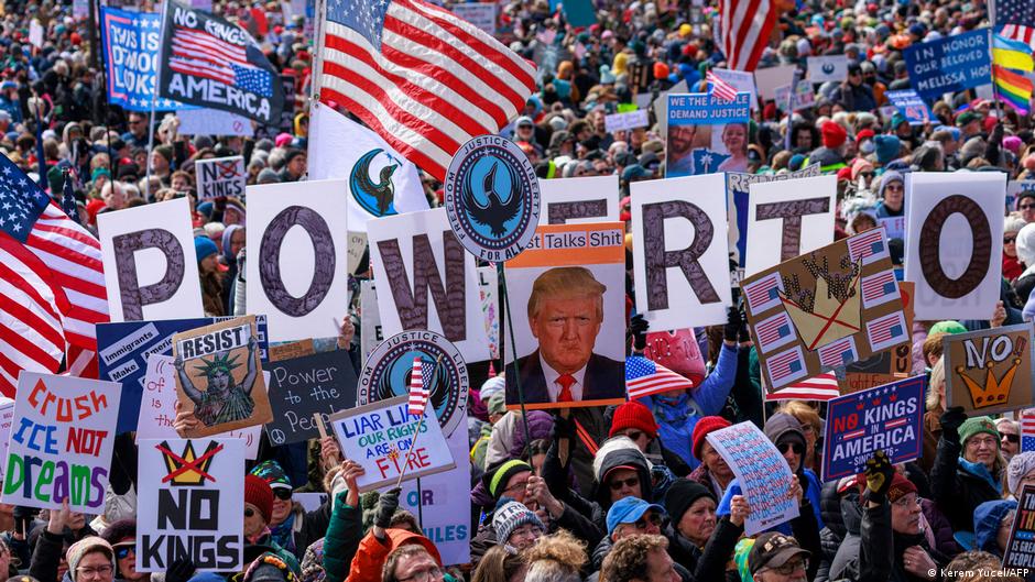 Comienzan las mayores protestas de ‘No Kings’ contra Trump