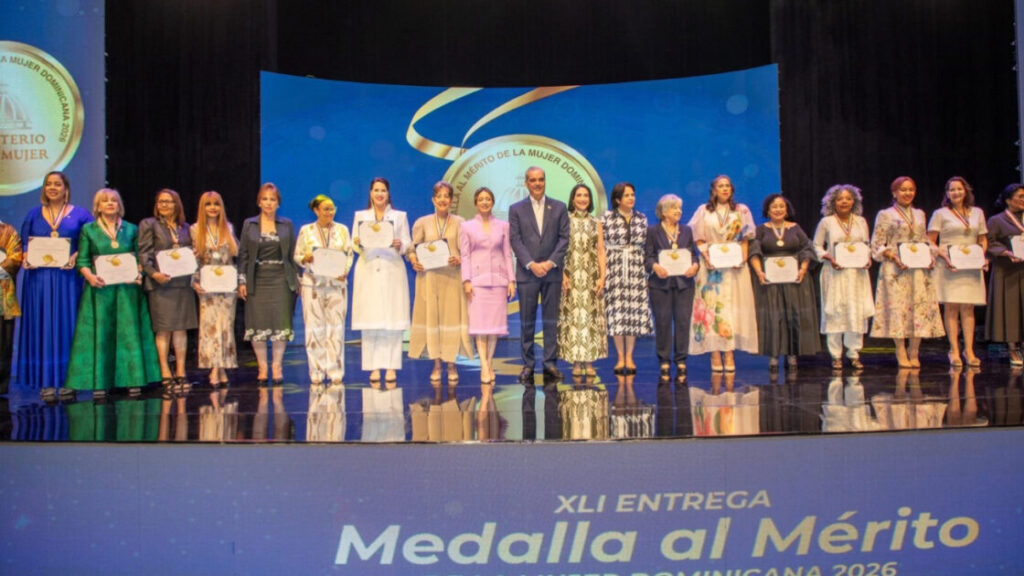 Presidente Abinader reconoce y distingue a 22 dominicanas con la Medalla al Mérito de la Mujer por su liderazgo, trayectoria y aportes al desarrollo del país