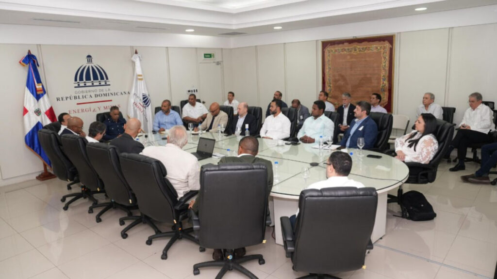 Gobierno coordina con generadores eléctricos medidas ante posible impacto de crisis en Medio Oriente