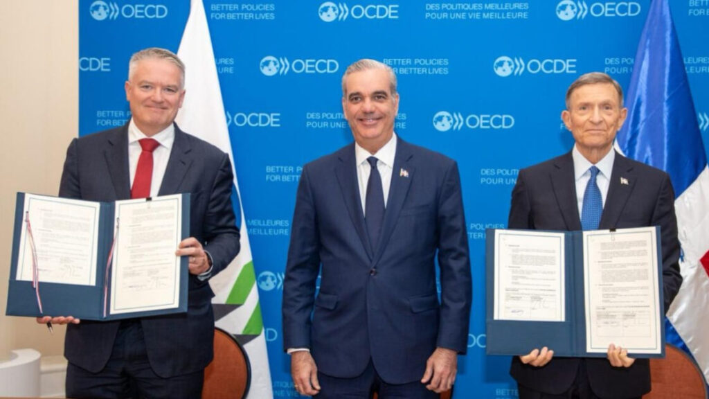 La República Dominicana formaliza acercamiento a la OCDE con firma de memorando de entendimiento