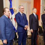 Presidente Abinader comparte con dominicanos en París y asegura que el Gobierno continuará brindando ayuda y oportunidades a la diáspora