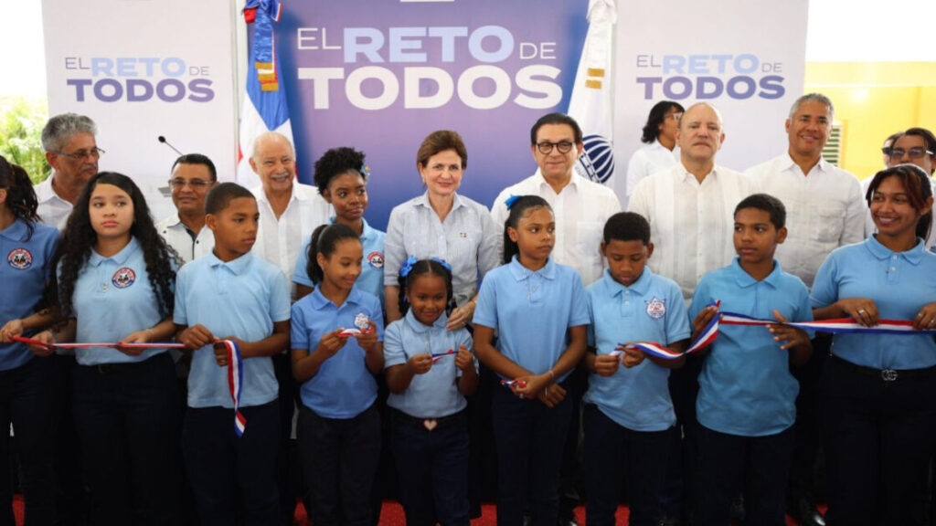 Vicepresidenta Raquel Peña encabeza inauguración de techado en el Politécnico Prof. Plinio Rafael Martínez