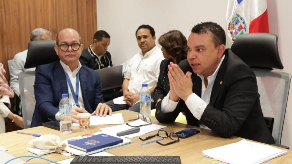 Autoridades del SNS sostienen reunión para coordinar acciones en la Red Hospitalaria en Semana Santa